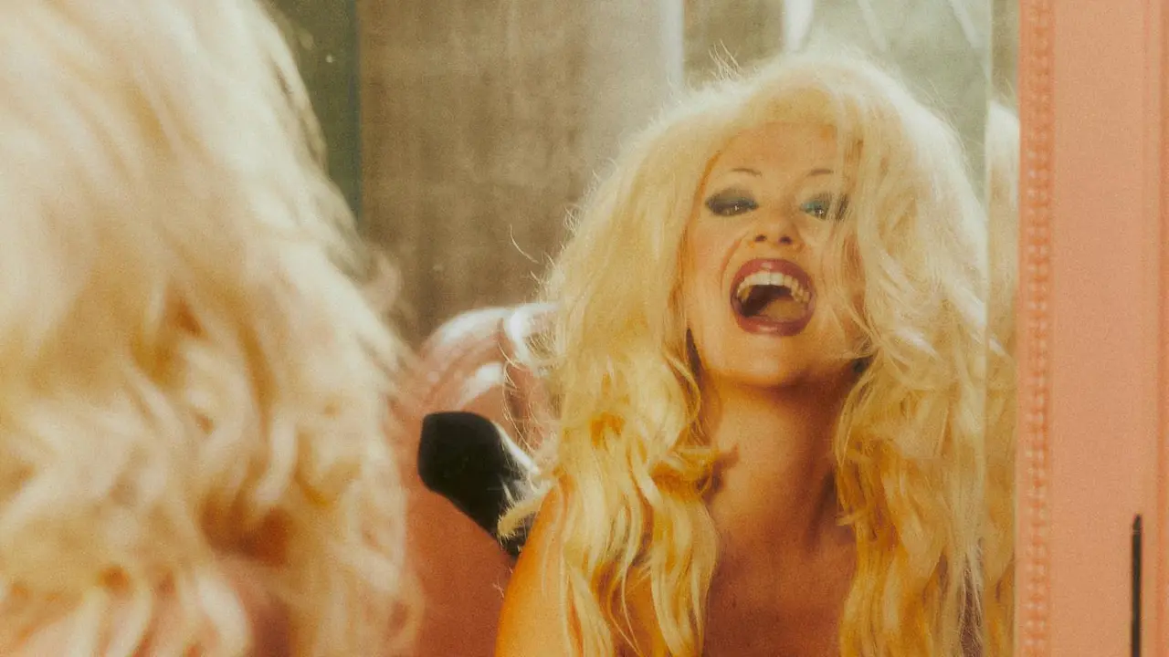 Rigoberta Bandini homenajea a Pamela Anderson en el segundo adelanto de su nuevo &aacute;lbum 'Jesucrista superstar'.