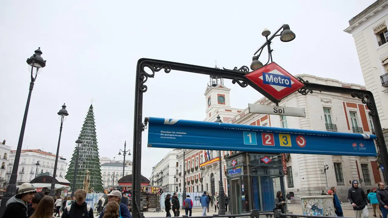 Entrada de metro de Sol en una imagen de archivo.