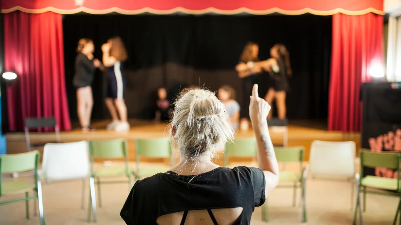 Imagen de archivo de una clase de teatro.
