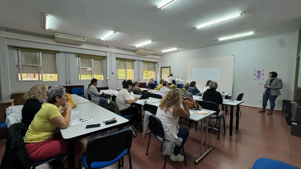 Charla sobre la promoci&oacute;n de la igualdad en Legan&eacute;s.