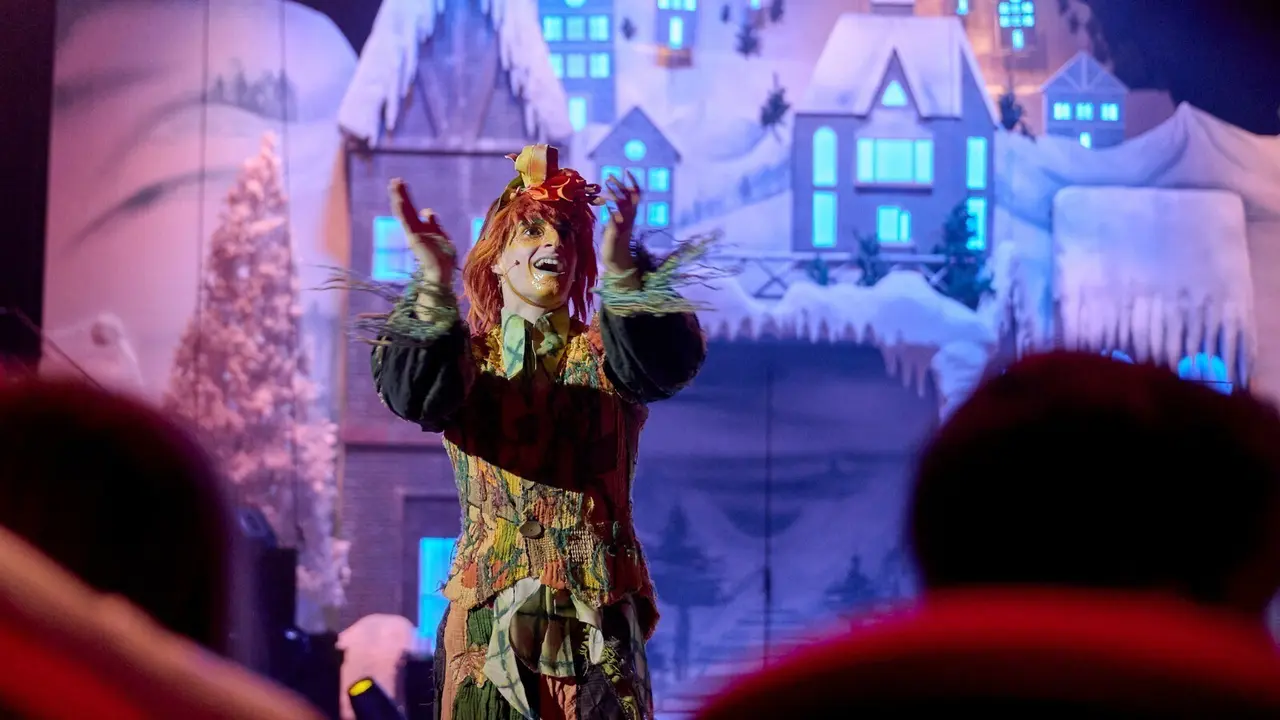 Uno de los duendes del espect&aacute;culo navide&ntilde;o &lsquo;Circo Price en Navidad.