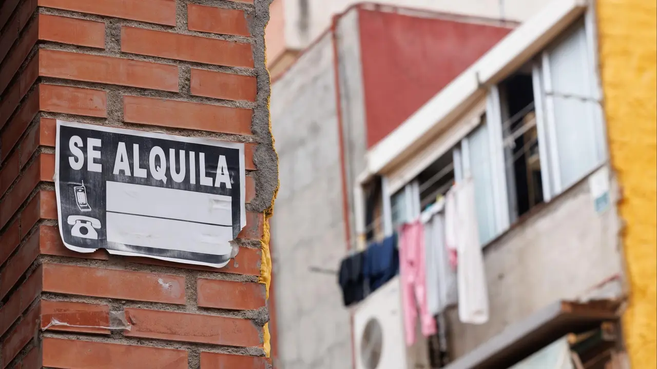 Cartel de 'se alquila'.