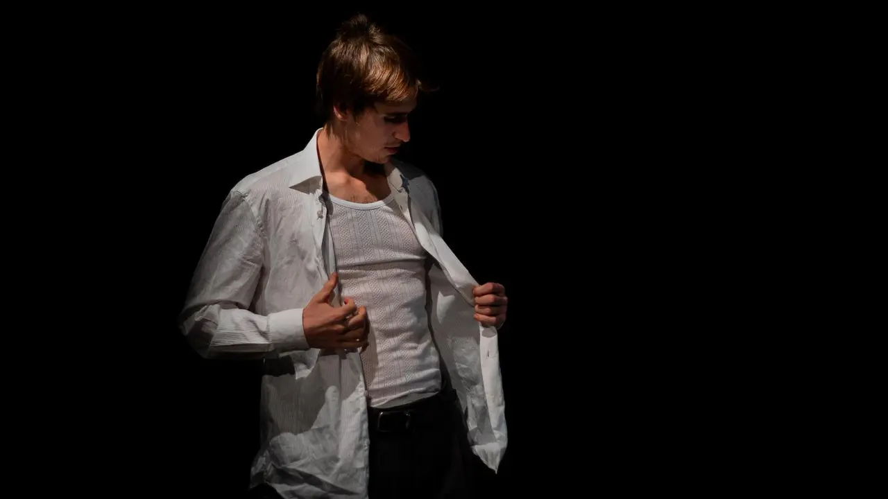 Momento de la obra 'What If If Only'. Imagen cedida por Enebro Teatro.