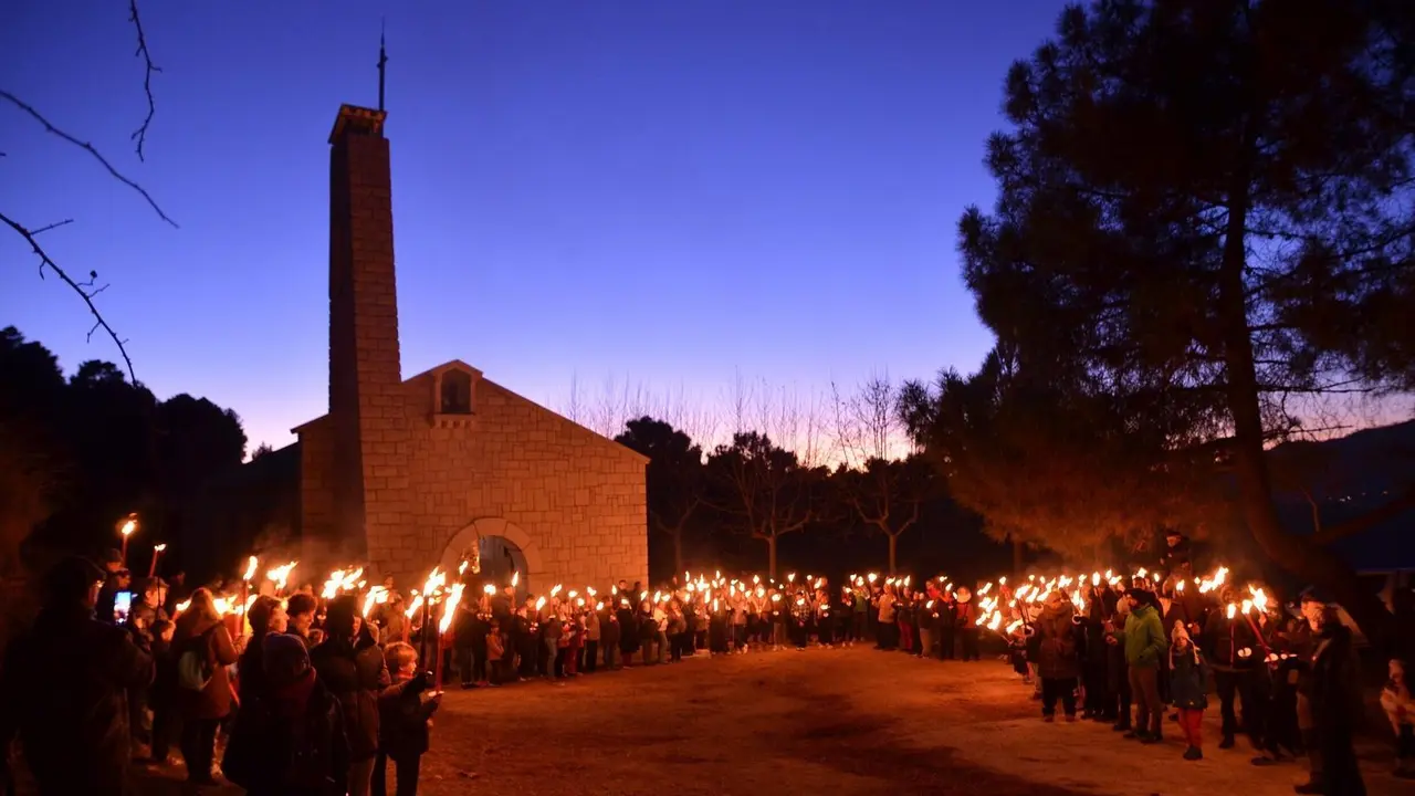 Cerca de 300 personas participan en la duod&eacute;cima edici&oacute;n de la ruta Robledo de Chavela.