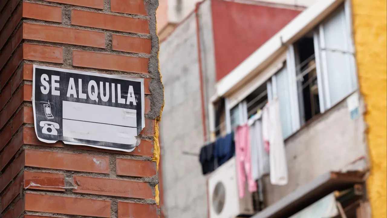 Imagen de archivo, cartel de 'Se alquila'.