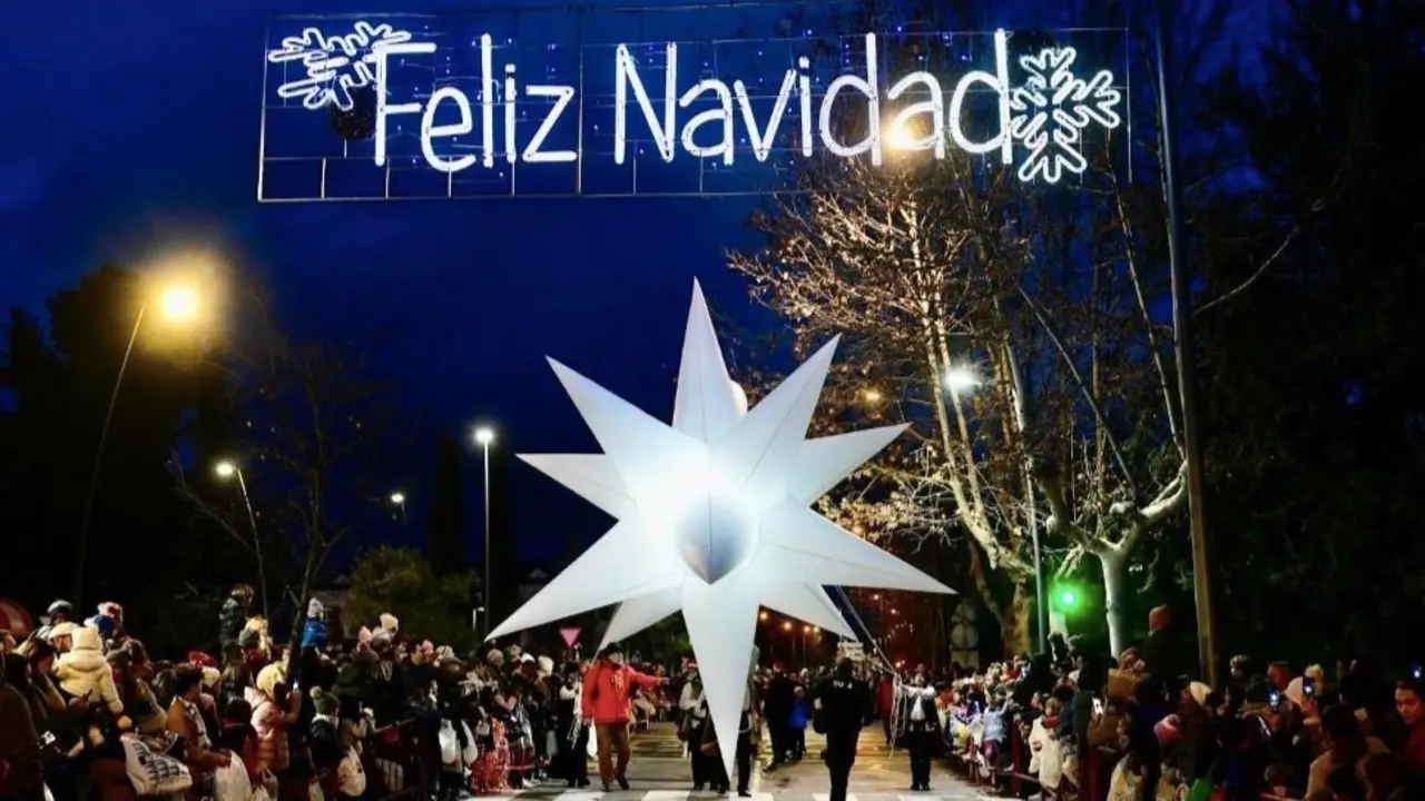 Estrella y luces 'Feliz Navidad'.
