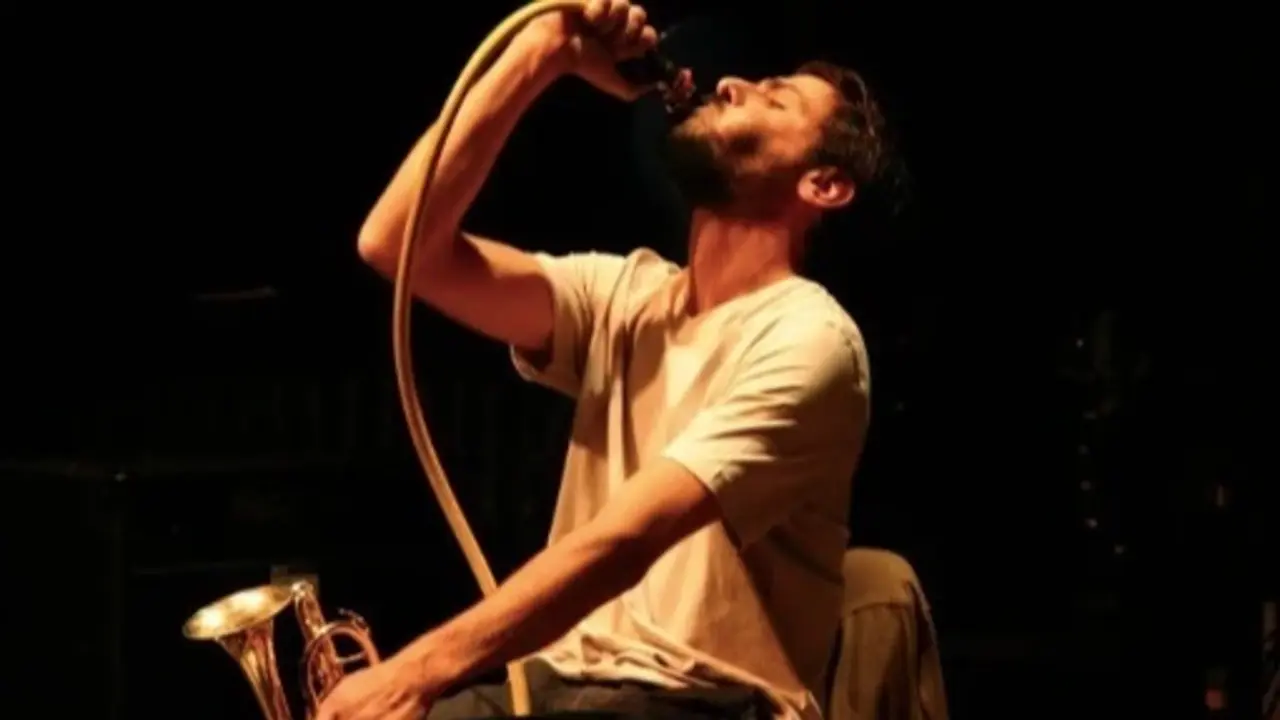 Mazen Kerbaj, fotograf&iacute;a de Stewart Mostofsky.