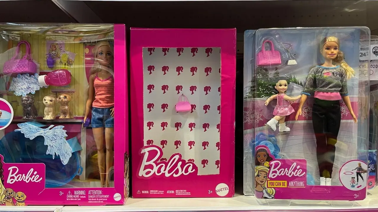 Una jugueter&iacute;a con un 'juguete incompleto' en sus estanter&iacute;as. Imagen cedida por Carla Peris y Carlota Ort&iacute;n.