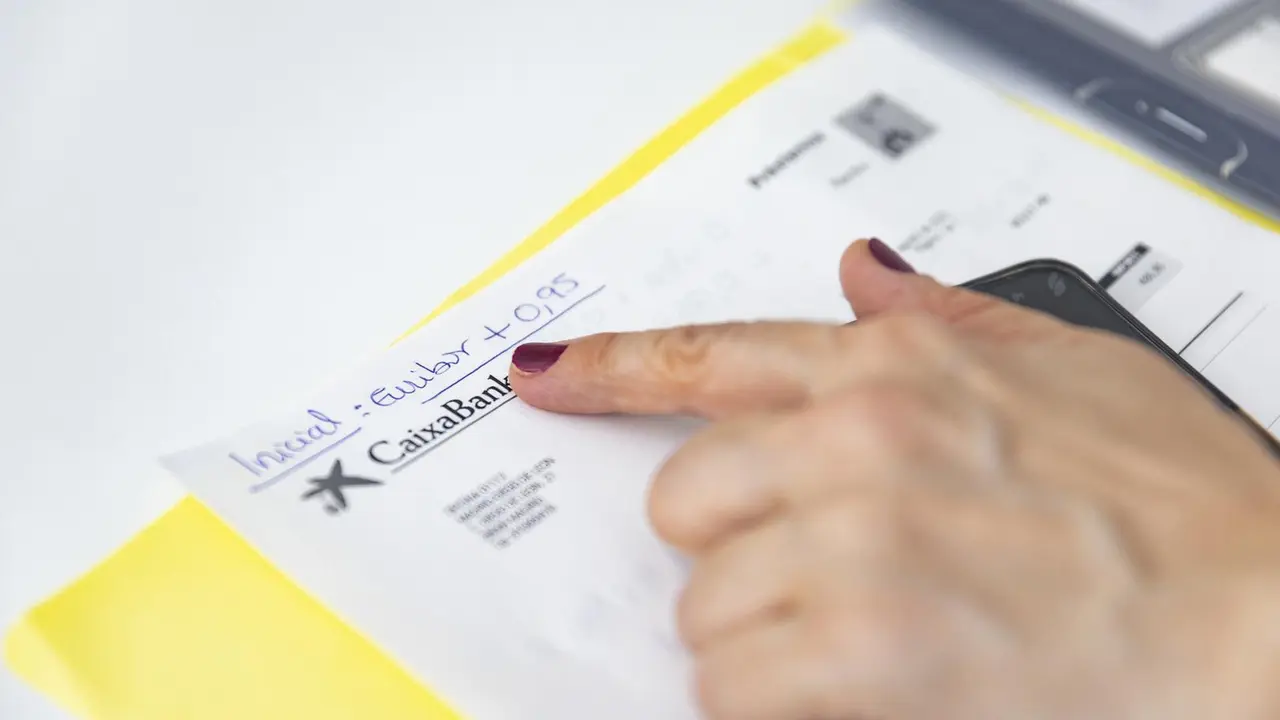 Documentaci&oacute;n para la firma de una hipoteca.