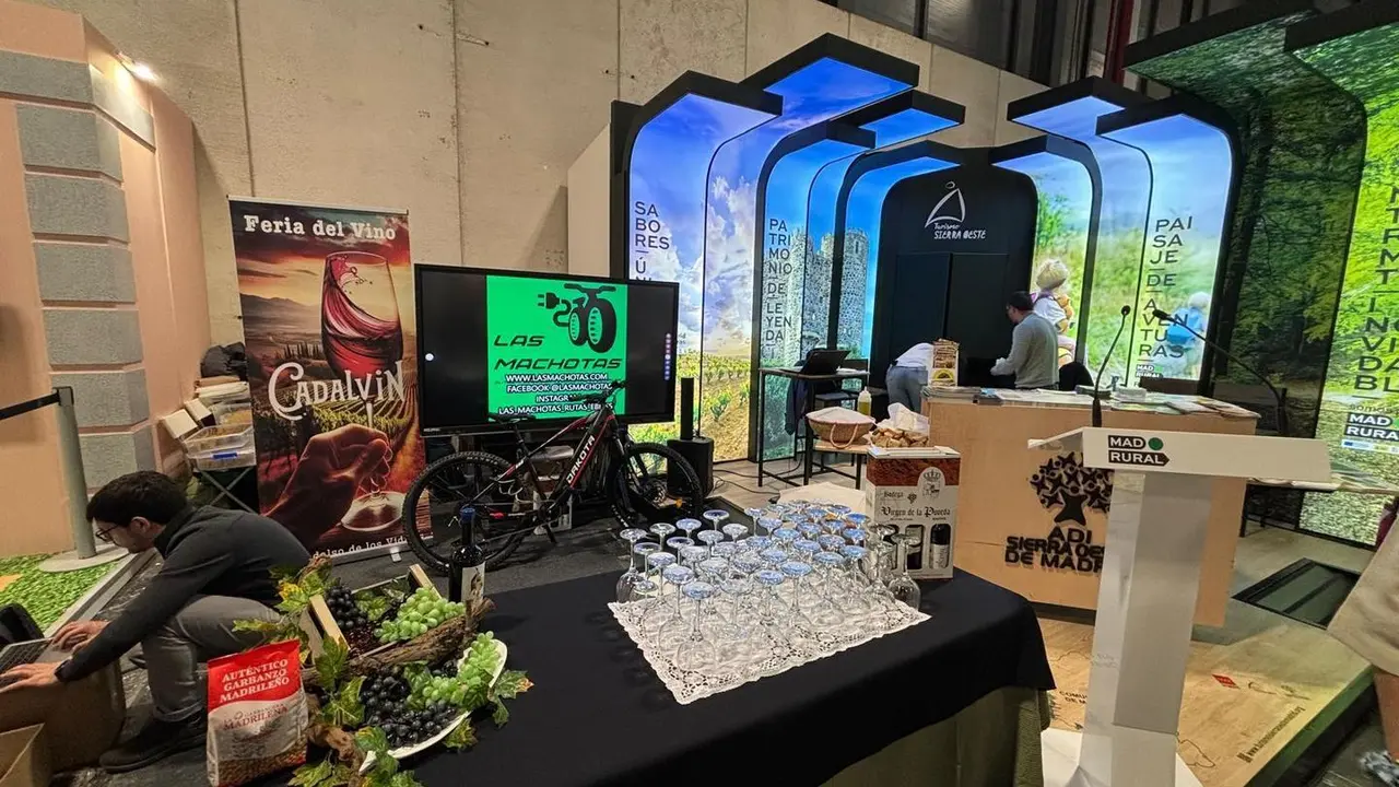 El 'stand' de Turismo Sierra Oeste en el pabell&oacute;n 9 de FITUR en IFEMA.