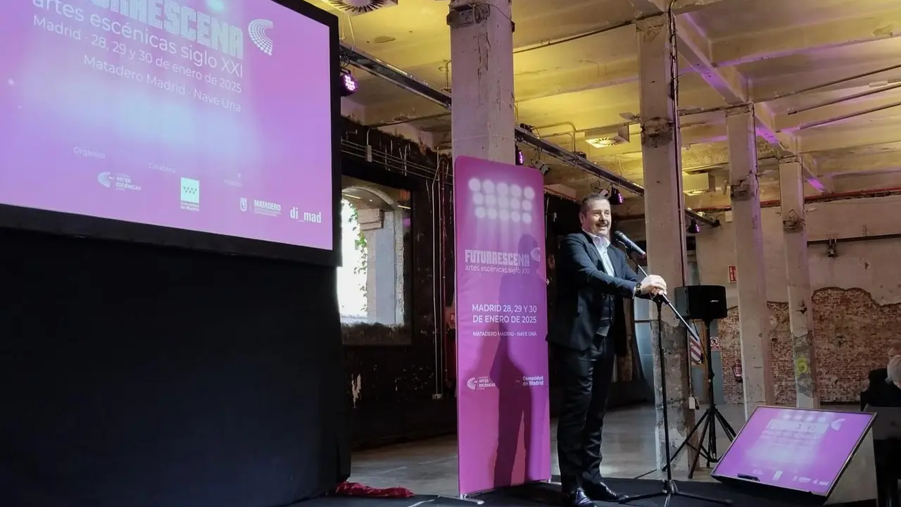 El consejero de Cultura, Turismo y Deporte, Mariano de Paco Serrano, durante la inauguraci&oacute;n de Futuraescena.