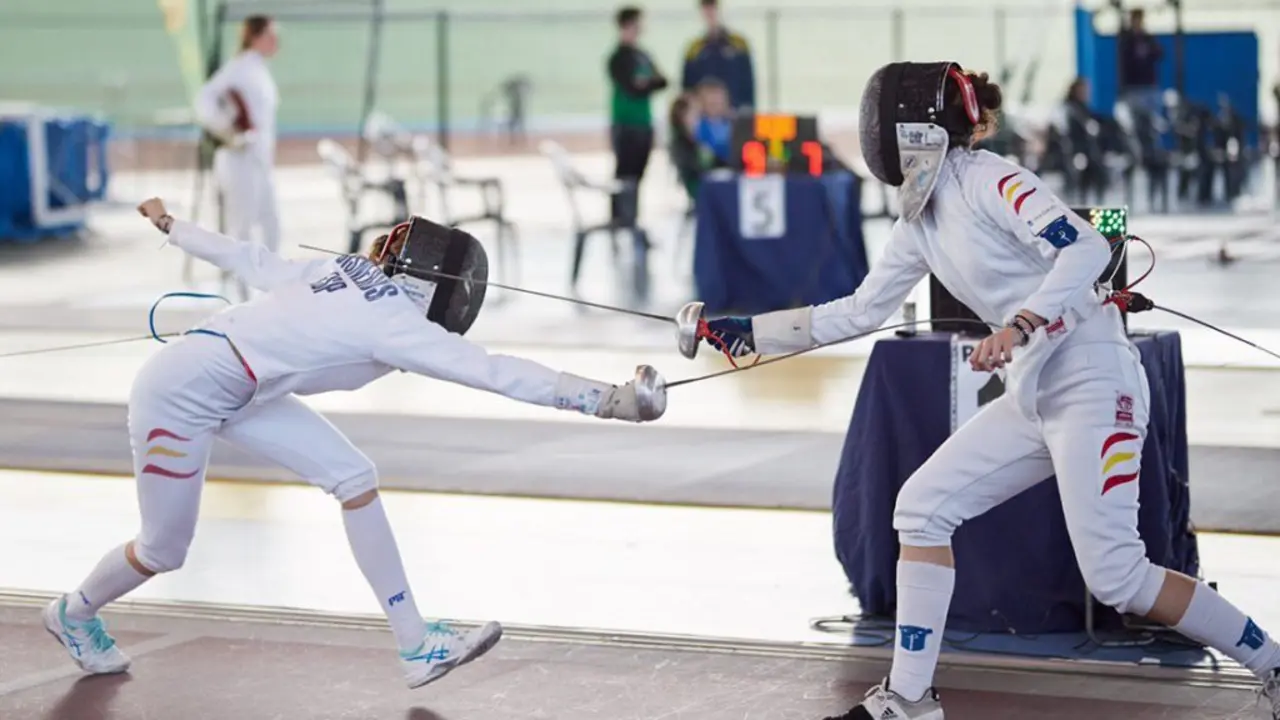 Competici&oacute;n de esgrima.
