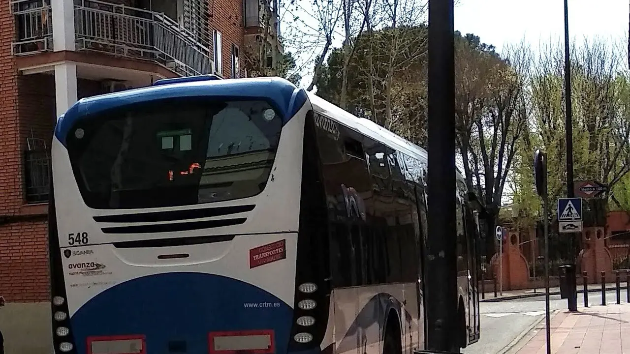 Imagen de archivo. Un autob&uacute;s en Getafe.