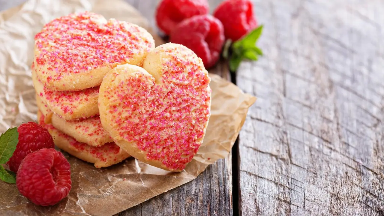 Galletas de corazones. Imagen de archivo.