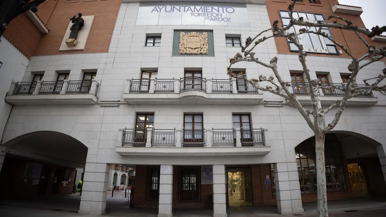 Fachada del Ayuntamiento de Torrej&oacute;n de Ardoz.