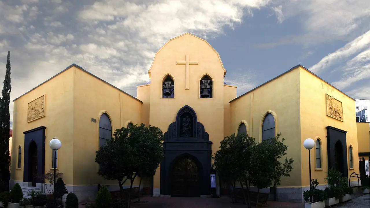 Fachada exterior de la Sala Juan de la Cruz | Foto: Paco Manzano.