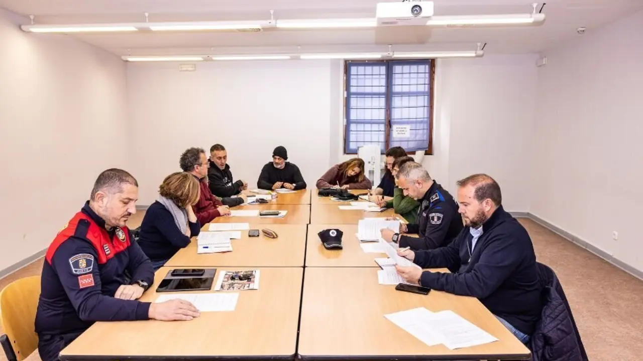 Reuni&oacute;n para acordar el dispositivo seguridad de los Carnavales 2025 de Pinto.