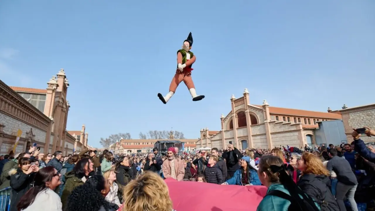 Manteo del pelele. Imagen del Ayuntamiento de Madrid.