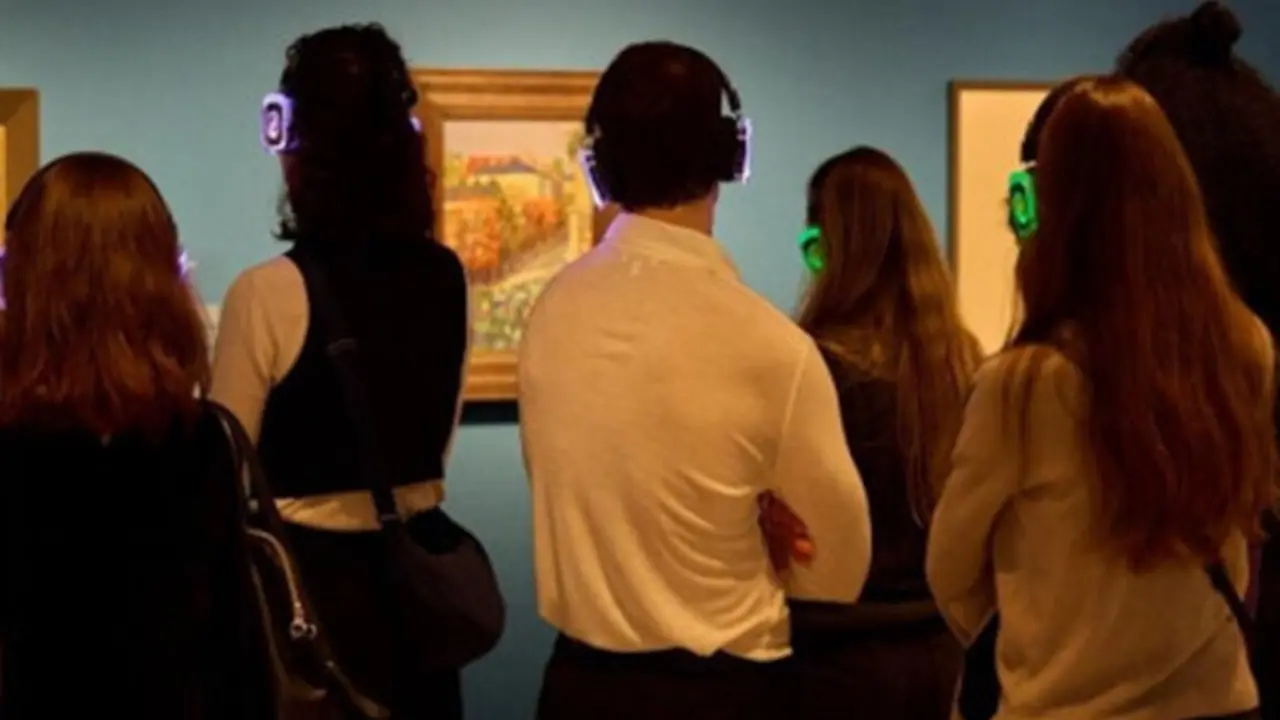 J&oacute;venes en el museo LabThyssen.