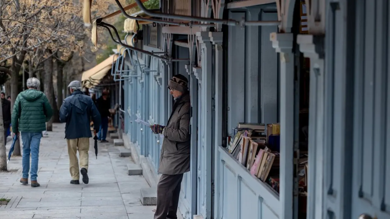 Puestos de la Feria de libros de la Cuesta de Moyano, a 6 de marzo de 2025, en Madrid.