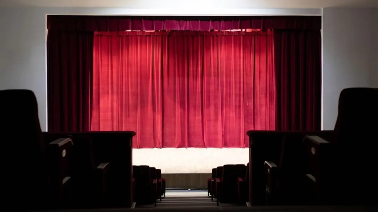 Escenario de teatro. Imagen de archivo.
