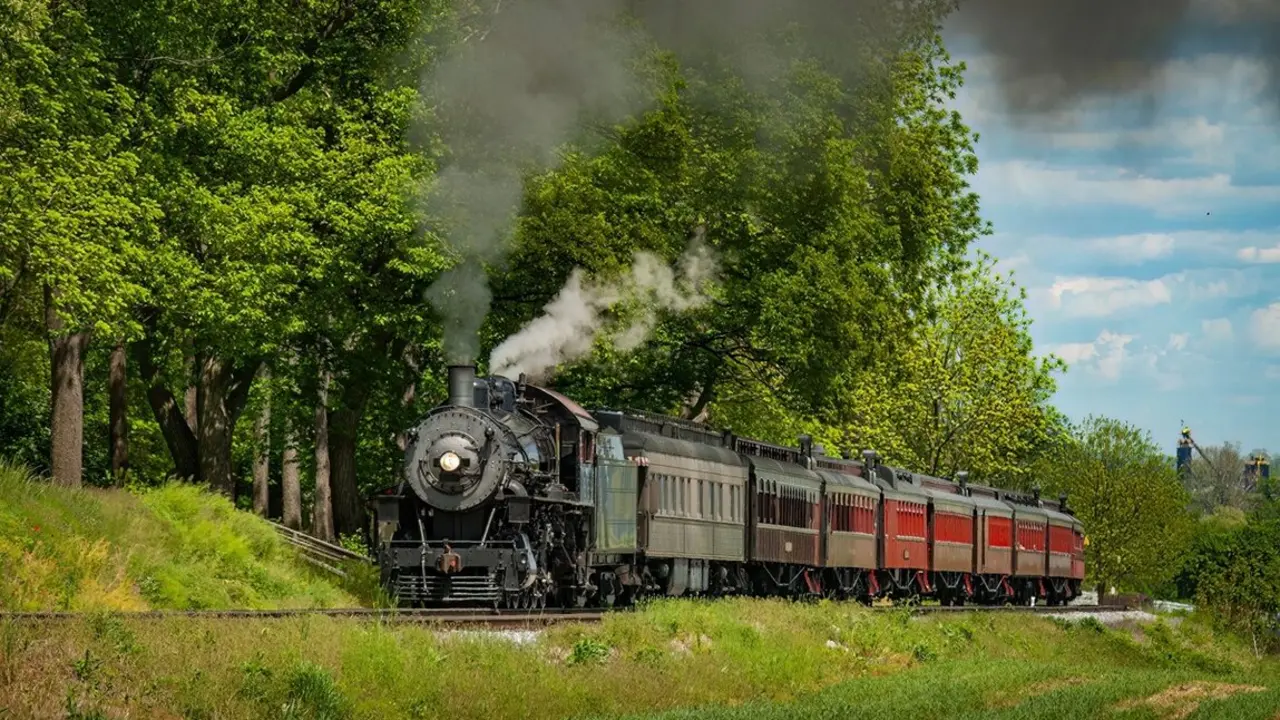 Antiguo tren a vapor. Imagen de archivo.