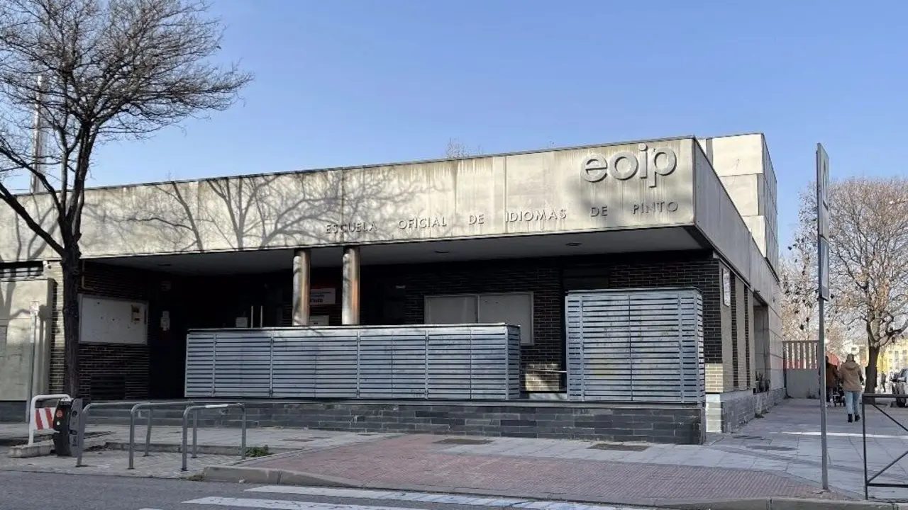 Fachada EOI de Pinto.