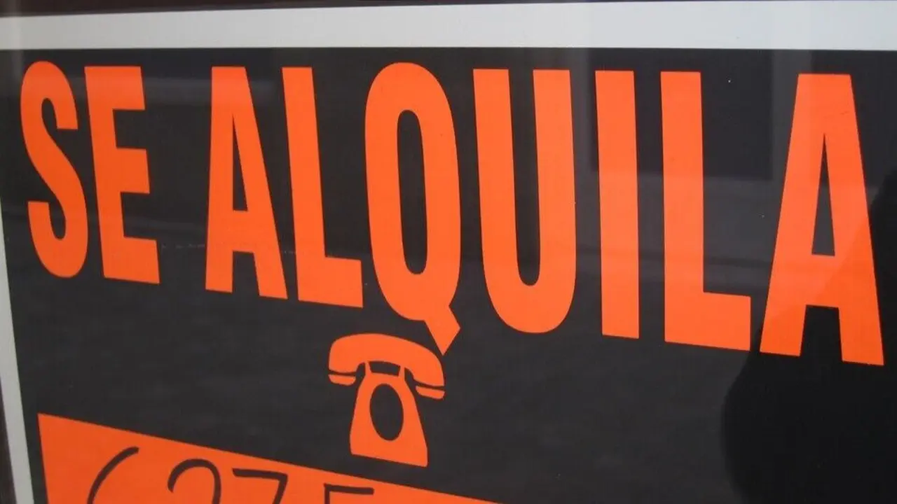 Cartel de alquiler.
