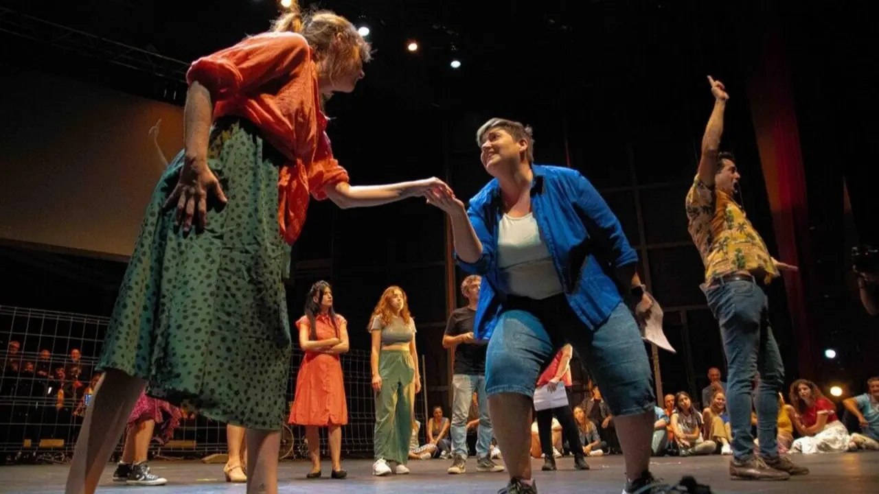 77 Actores Y Actrices Aficionados en el Certamen de Teatro Joven Ciudad de Fuenlabrada.