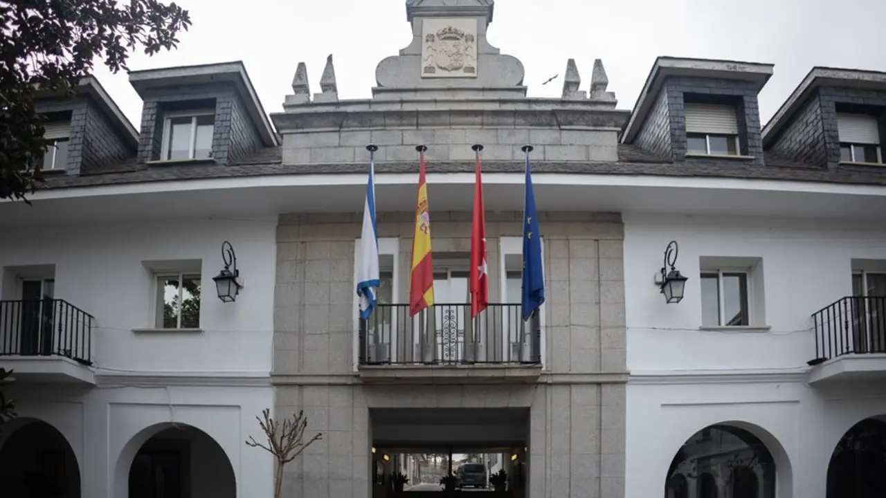 Fachada del Ayuntamiento de Majadahonda, a 13 de febrero de 2024, en Majadahonda, Madrid (Espa&ntilde;a). Imagen de archivo.