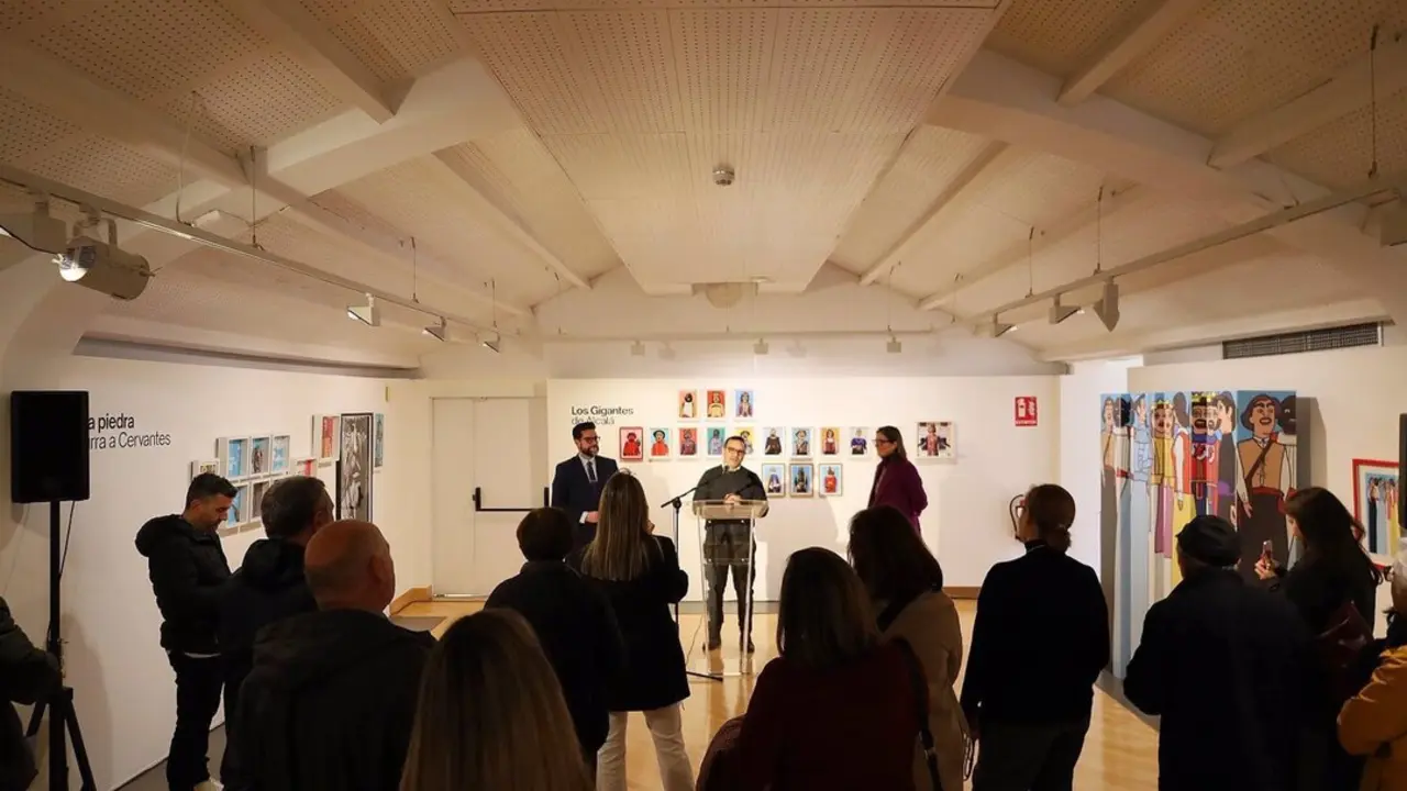 Exposici&oacute;n 'Bit&aacute;coras digitales. Relatos &iacute;ntimos de Alcal&aacute;' en Santa Mar&iacute;a La Rica. Imagen del Ayuntamiento de Alcal{a de Henares.