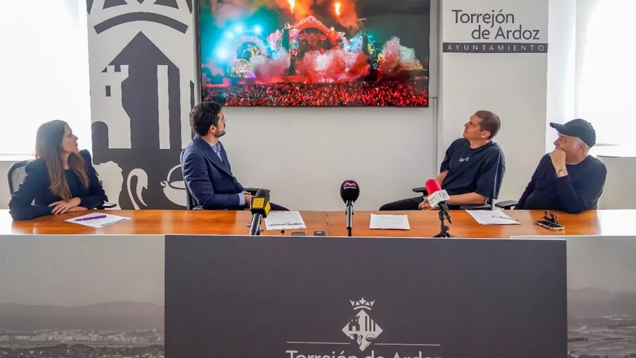 Conferencia del Festival elrow Town. Imagen del Ayuntamiento de Torrej&oacute;n de Ardoz.