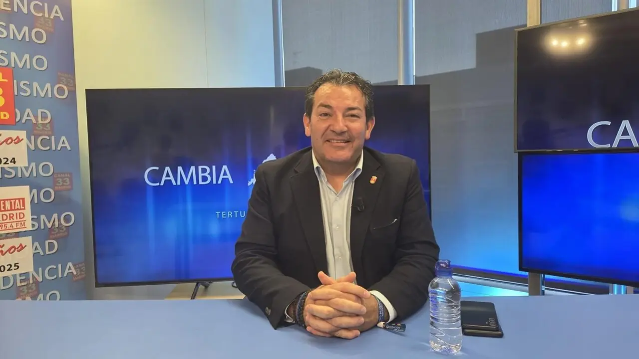 El alcalde de Villarejo de Salvan&eacute;s, Jes&uacute;s D&iacute;az Raboso, en una entrevista en Canal 33 TV.