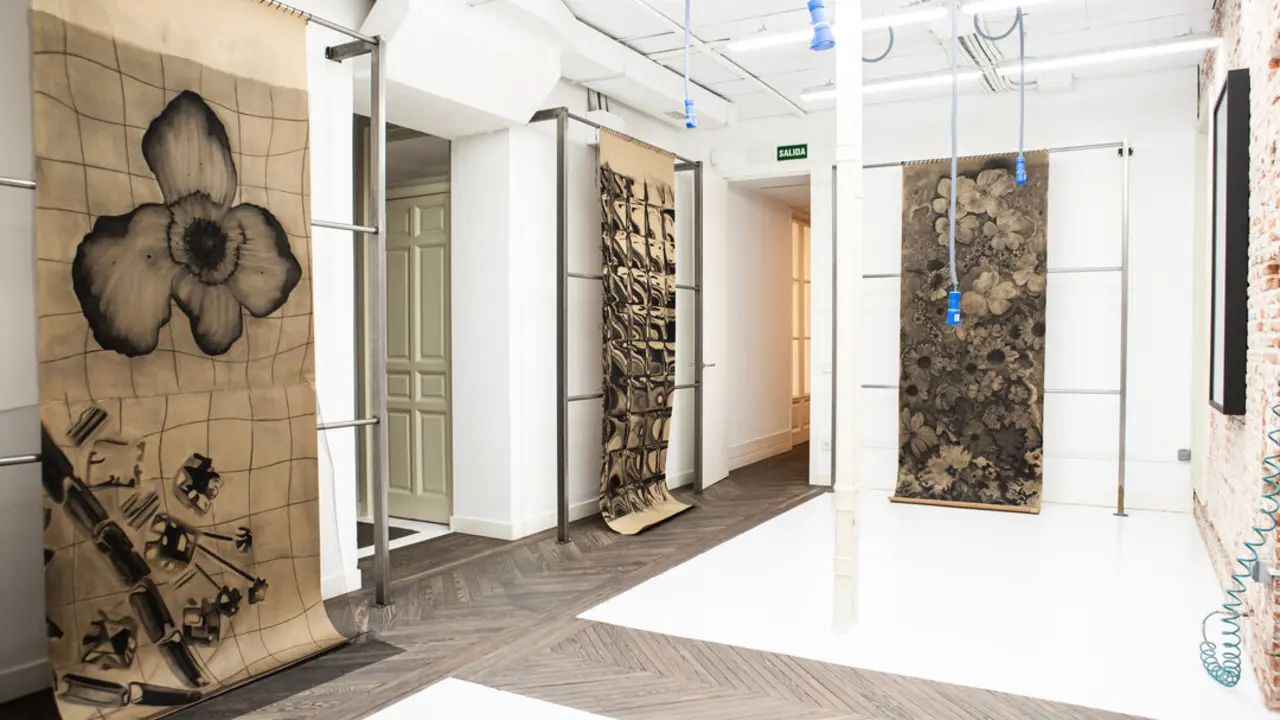 Exposici&oacute;n 'Cosidos en papel'. Imagen del Atelier Villalba.
