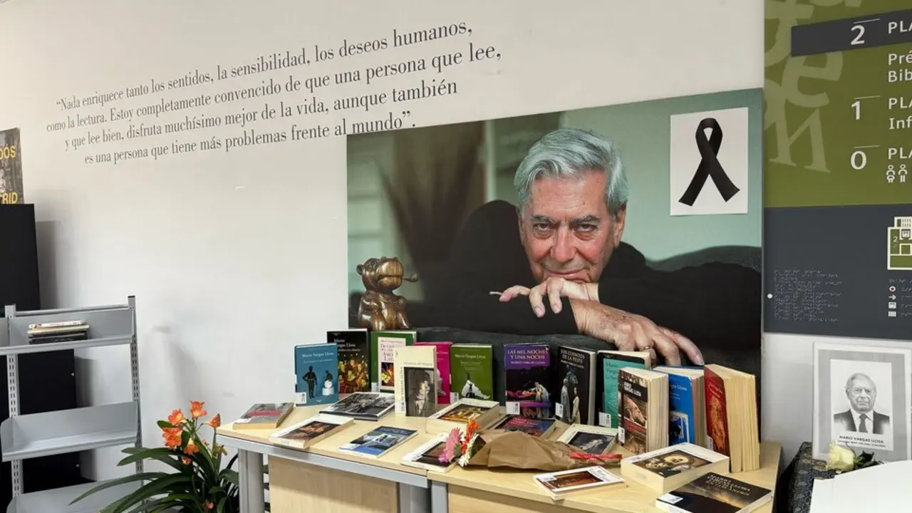La biblioteca municipal Mario Vargas Llosa habilita este lunes y martes un libro de condolencias.