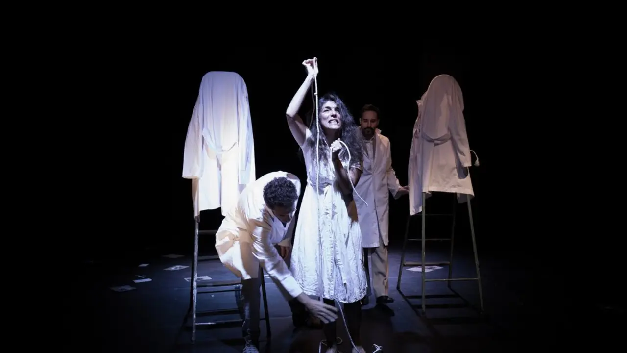 Escena de Salto o ca&iacute;da | Foto: Liberty Anne.