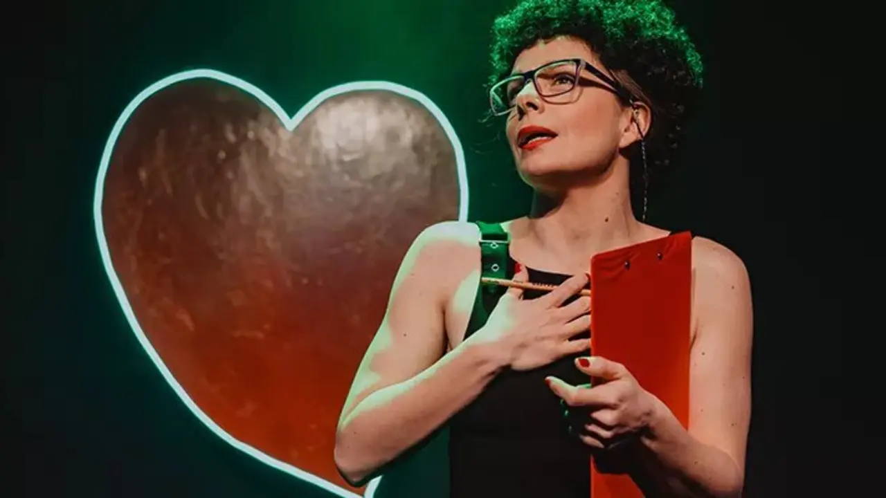 Un momento de la obra 'Coraz&oacute;n en rebajas'. Imagen de La escalera de Jacob.