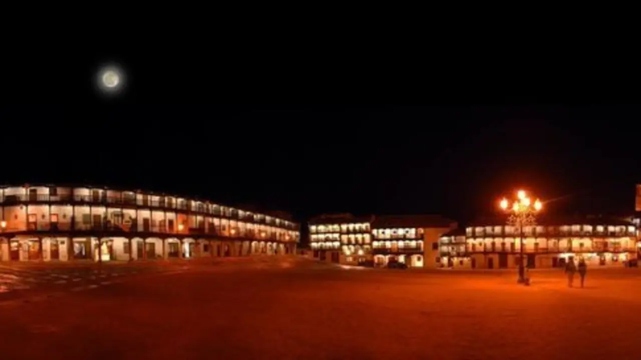 Plaza de Chinch&oacute;n. Imagen de Pueblos m&aacute;s Bonitos de Espa&ntilde;a.