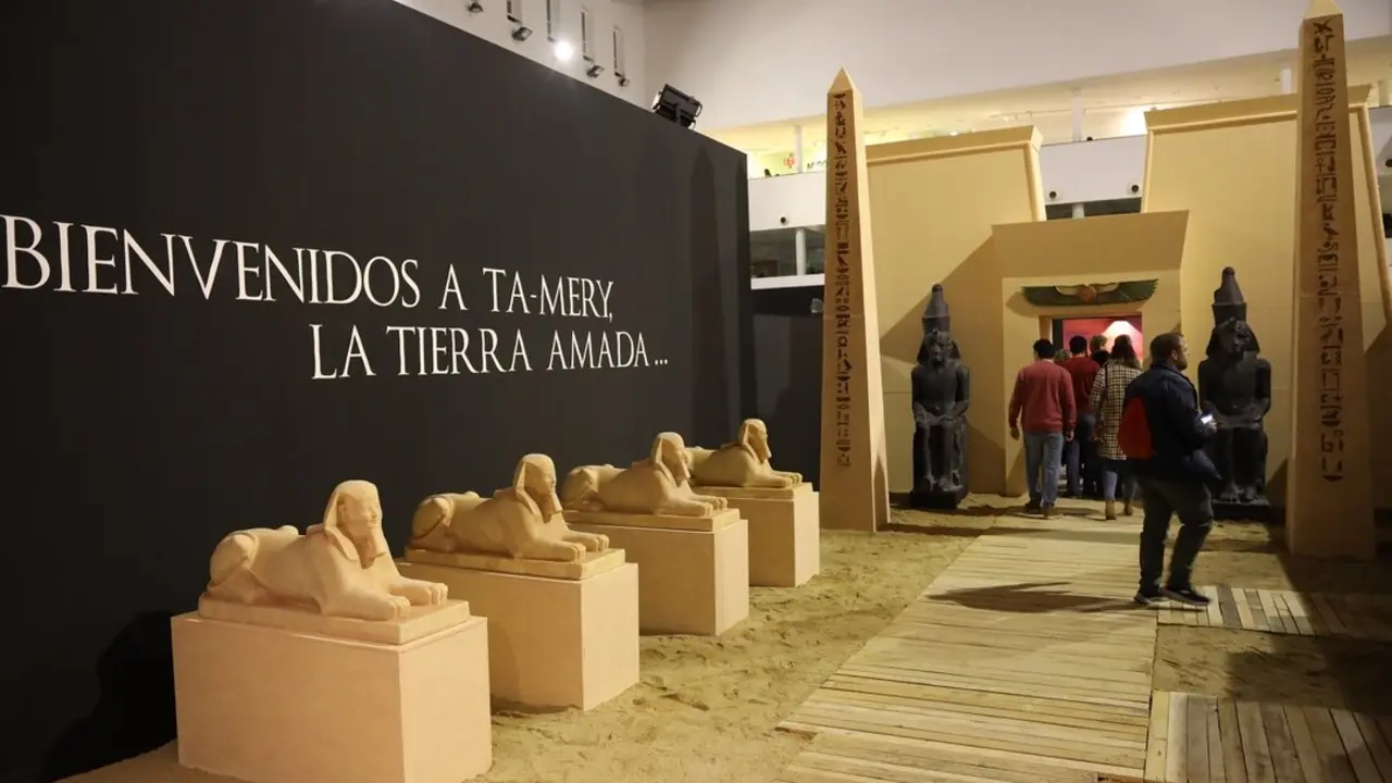 Entrada a la exposici&oacute;n &lsquo;Tesoros de Egipto&rsquo;. Imagen del Ayuntamiento.