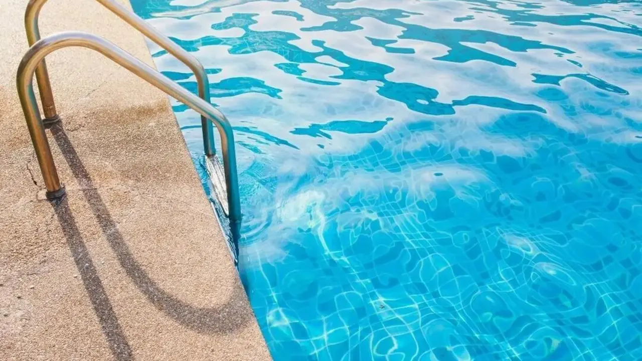 Una piscina en imagen de archivo.