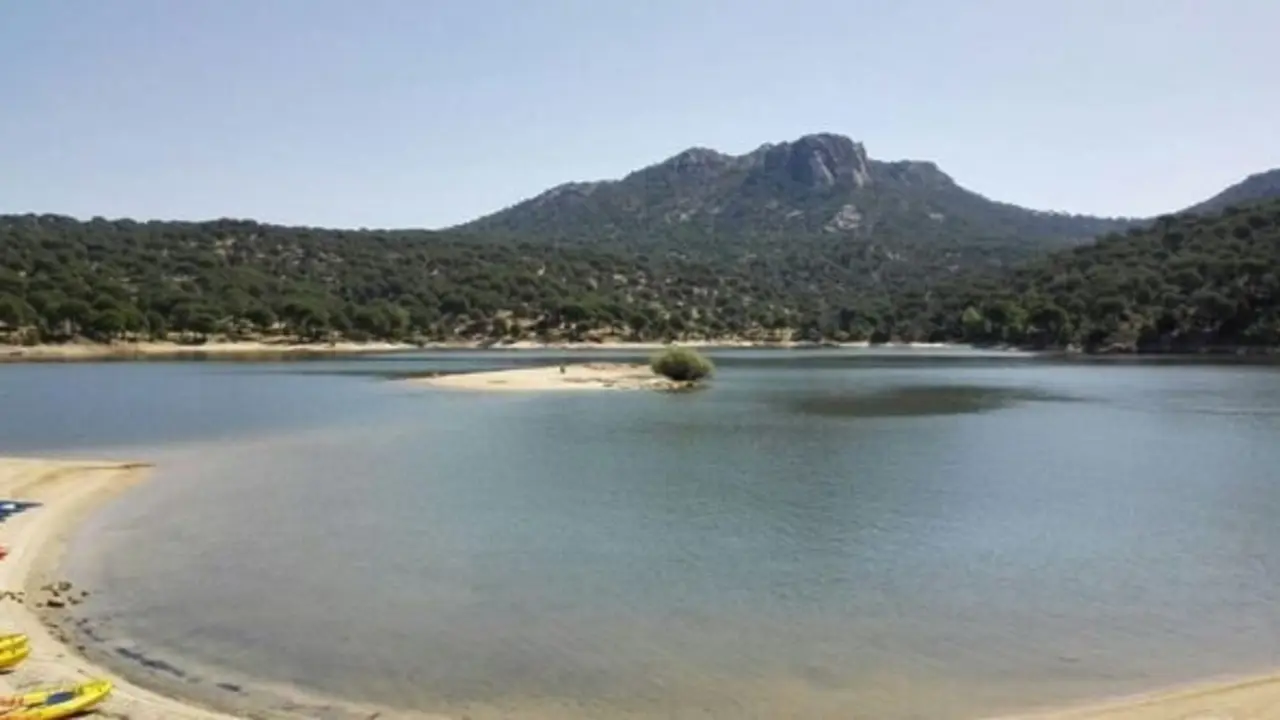Playa Virgen de la Nueva. Imagen de la Gu&iacute;a de turismo.