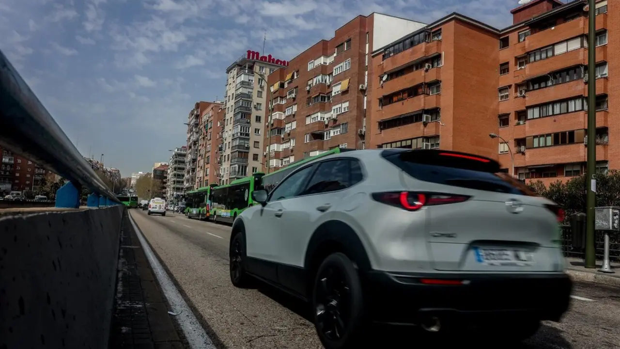 Archivo - Entrada a Conde de Casal por la A-3, a 20 de marzo de 2024, en Madrid (Espa&ntilde;a). Imagen de EP.