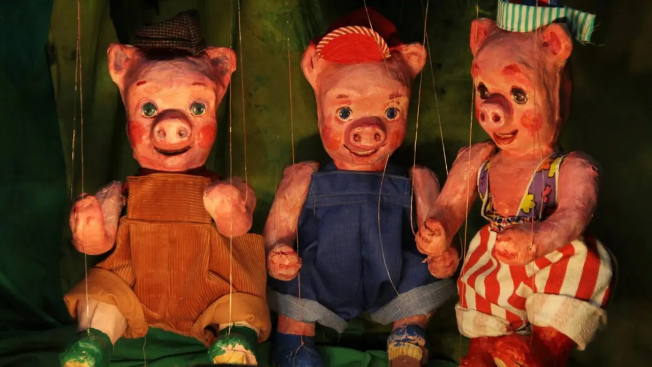 Representaci&oacute;n de t&iacute;teres del cl&aacute;sico 'Los tres cerditos' de la compa&ntilde;&iacute;a La Estrella Teatro