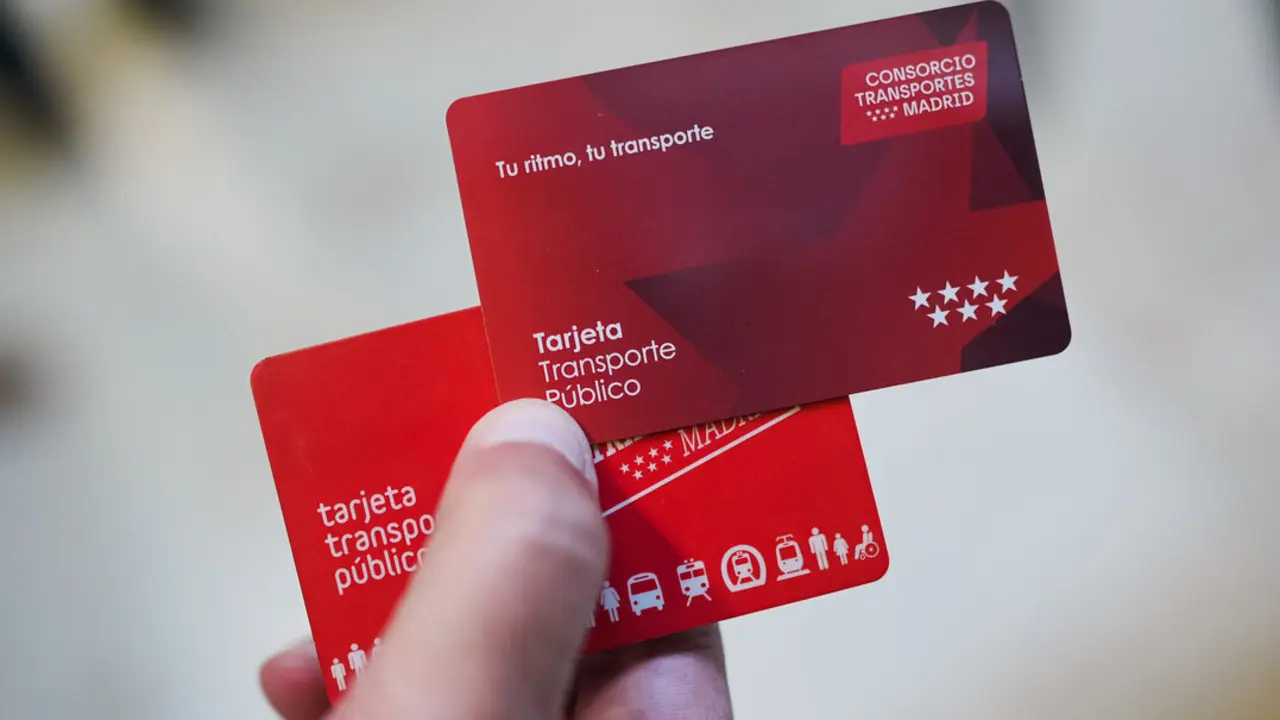 Nuevo dise&ntilde;o de la tarjeta de transporte.  Imagen: Comunidad de Madrid.