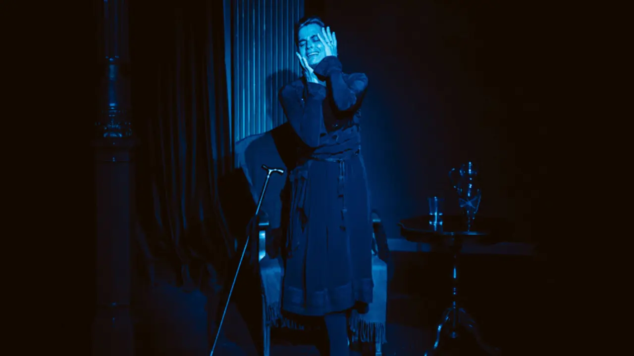 Un momento de 'Bernarda y Poncia'. Imagen de Teatro Lara.