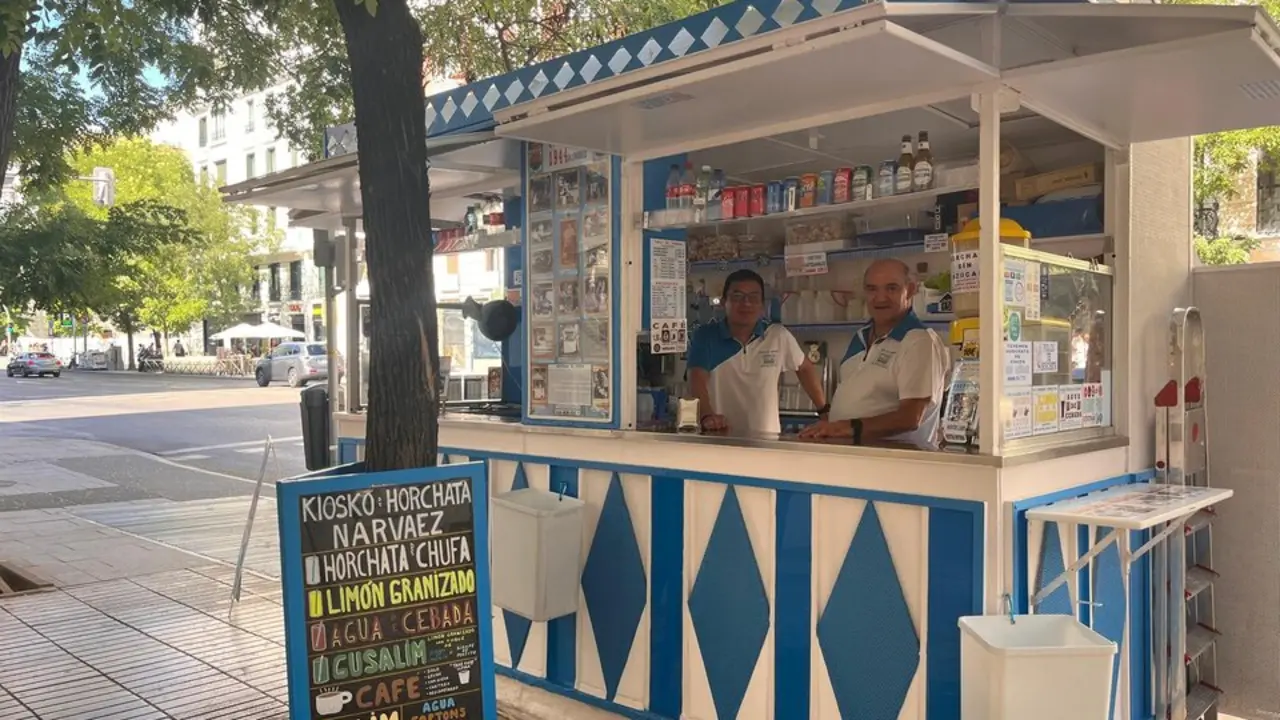 Jos&eacute; Manuel Guilabert conserva la receta familiar y el oficio en un enclave que resiste el paso del tiempo y las franquicias. Imagen de EP.