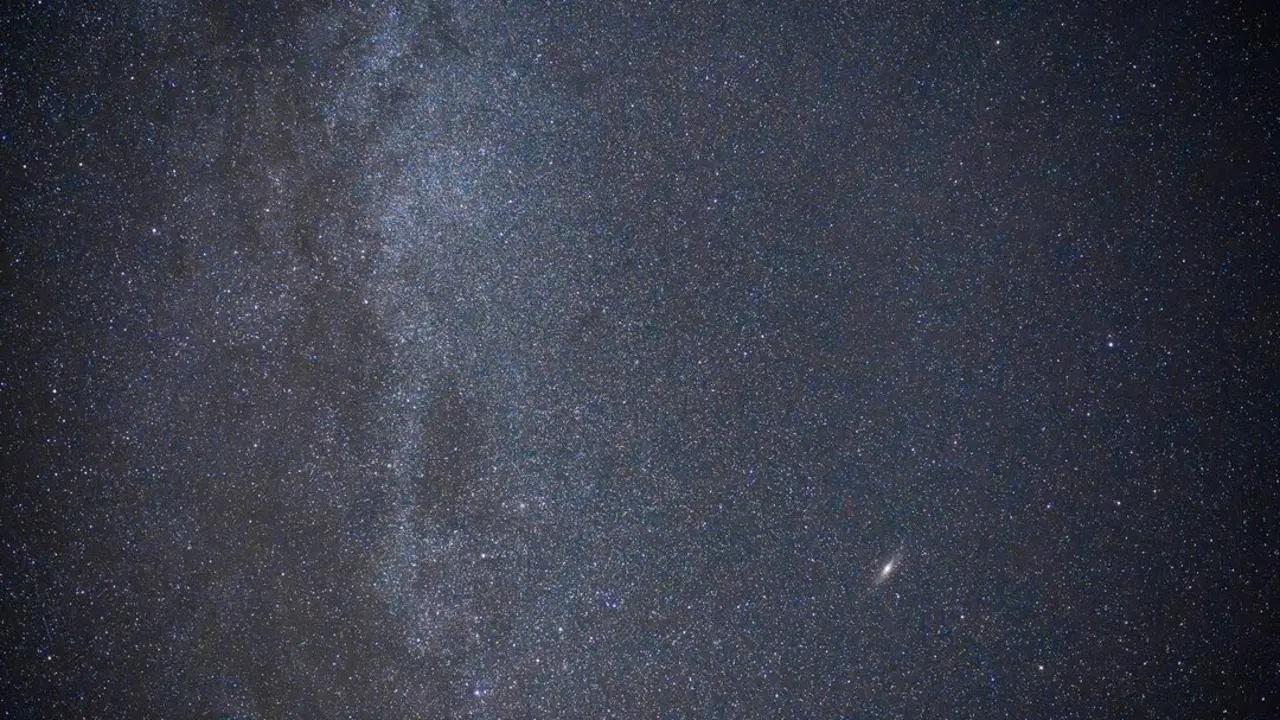 Lluvia de Perseidas vista desde la Sierra de Guadarrama, a 12 de agosto de 2024, en Buitrago de Lozoya, Madrid (Espa&ntilde;a). Imagen de EP.