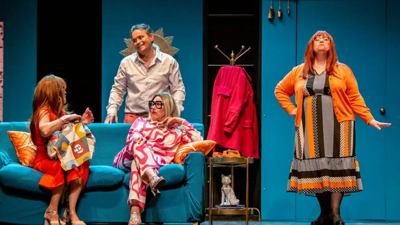 Escena de la obra 'No te vistas para cenar'