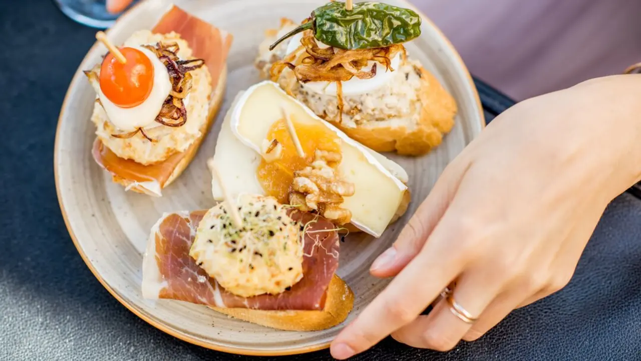 Tapas en imagen de archivo.