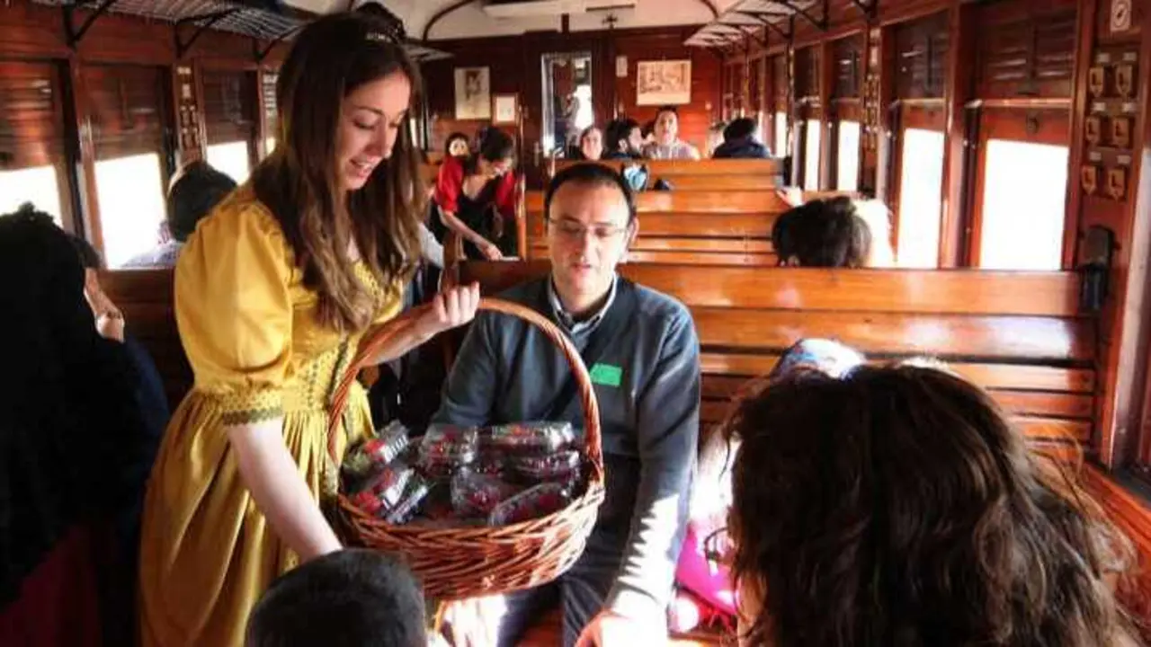 Tren de la Fresa. Imagen de la Fundaci&oacute;n de los Ferrocarriles Espa&ntilde;oles.